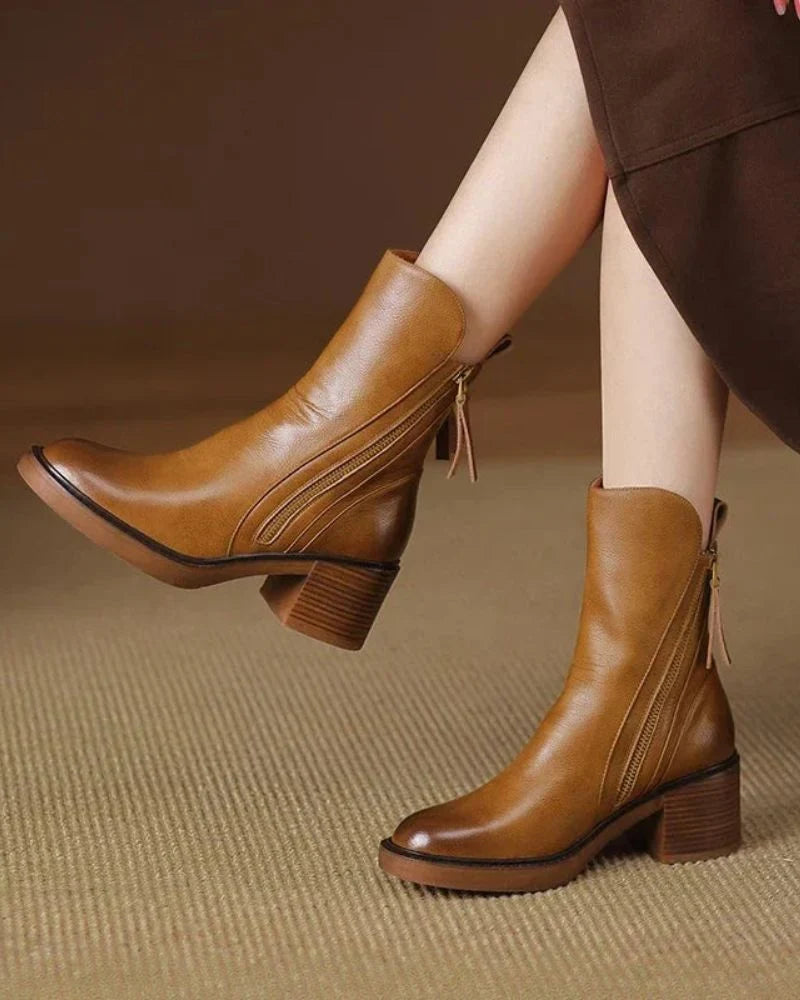 Léonie™ — Tronchetti cognac vista frontale coppia