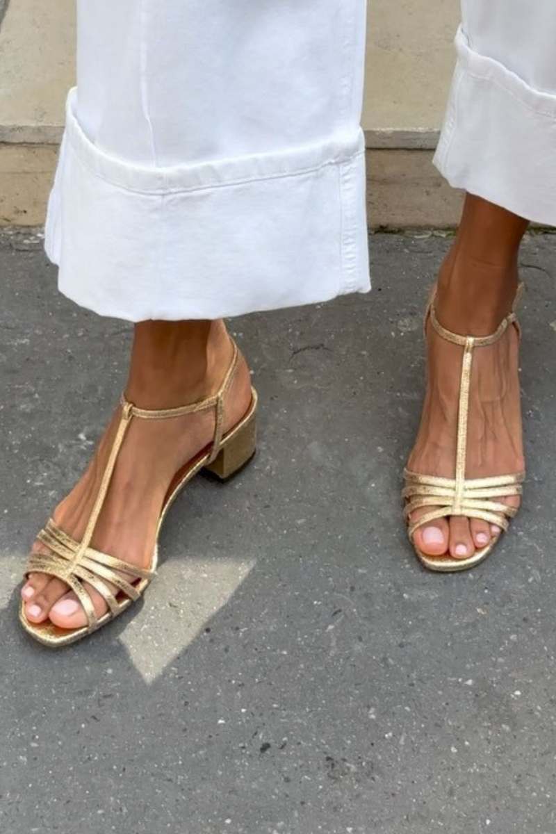 Almudena eleganta vardagsklackar i guld